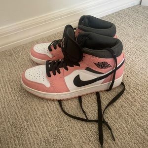 Women’s size 7 pink Jordan 1s